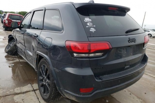 фото jeep  GRAND CHEROKEE LAREDO