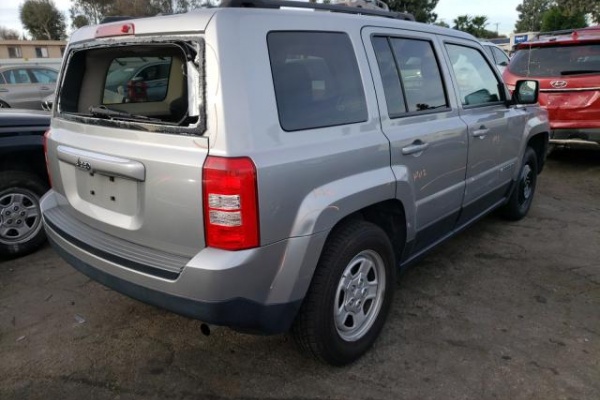 фото Jeep Patriot SPORT
