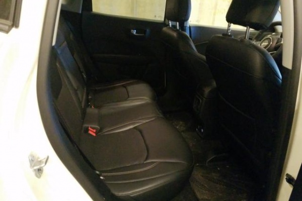 фото Jeep Compass LATITUDE