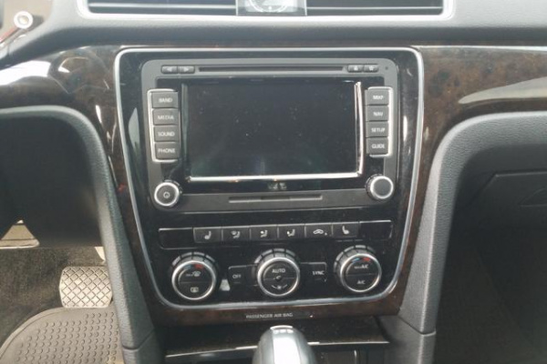 фото VOLKSWAGEN PASSAT