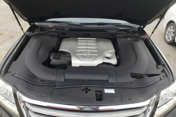 фото LEXUS LX 570