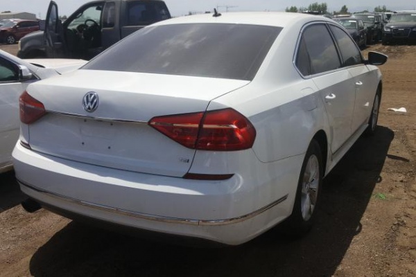 фото Volkswagen Passat S