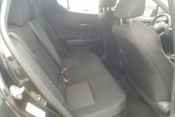 фото TOYOTA C-HR XLE