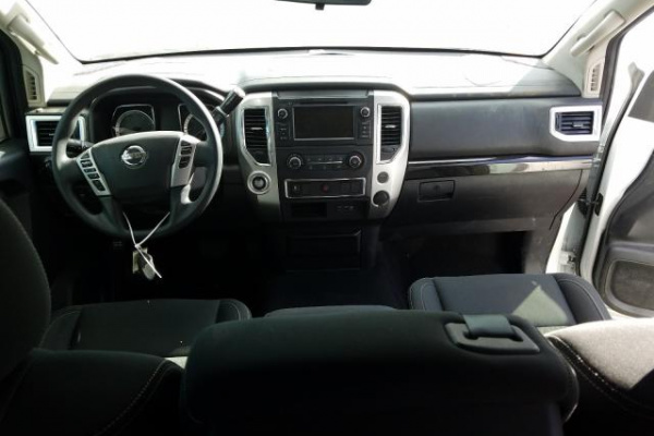 фото NISSAN TITAN