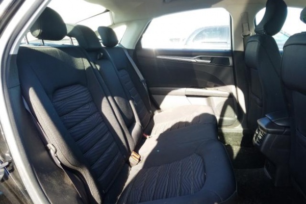 фото Ford Fusion SE