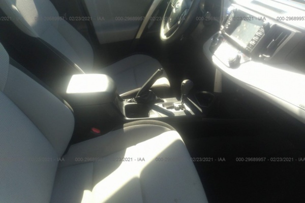 фото Toyota RAV4 XLE