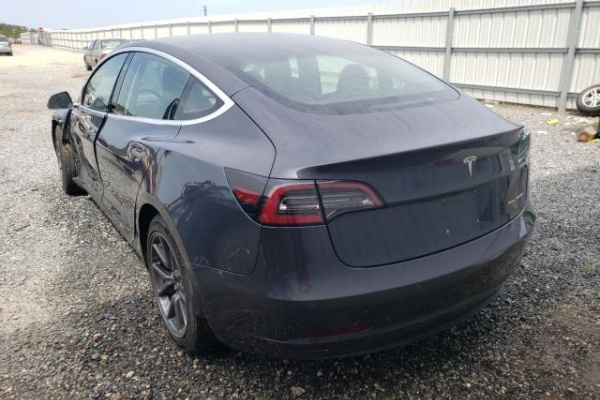 фото Tesla MODEL 3