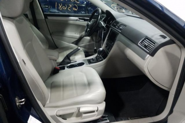 фото Volkswagen Passat WOLFSBURG