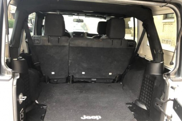 фото Jeep Wrangler Unlimited Sport