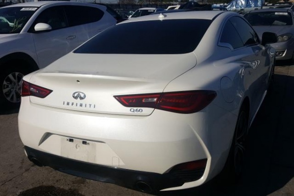 фото Infiniti Q60 LUXE 300