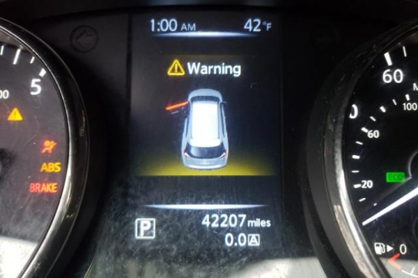 фото Nissan Rogue S