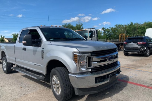фото Ford F-150 SUPER DUTY