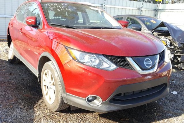 фото Nissan ROGUE SPORT S