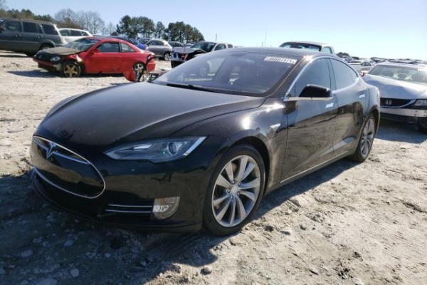 фото Tesla MODEL S