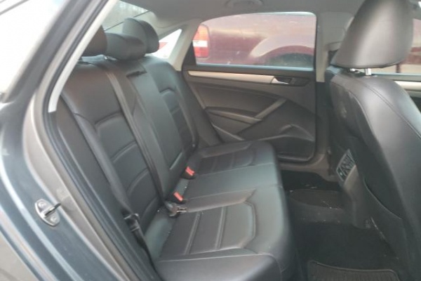 фото Volkswagen Passat SE