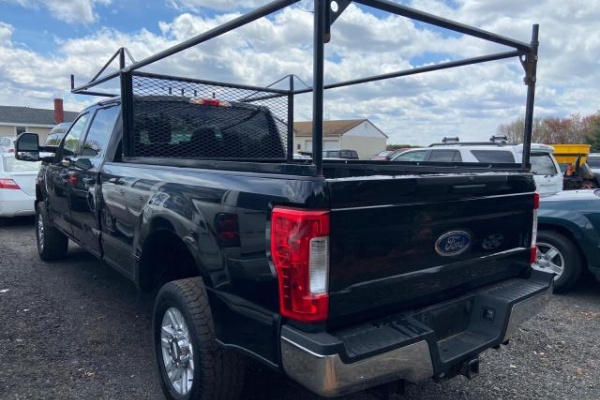 фото Ford F-150 SUPER DUTY