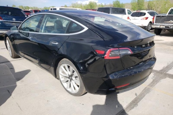фото Tesla MODEL 3