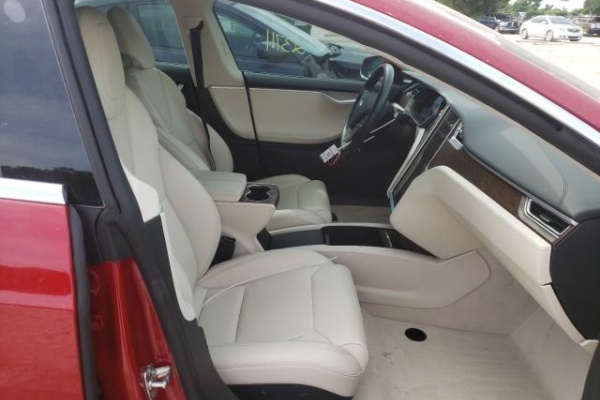 фото Tesla MODEL S