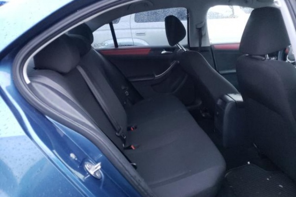 фото Volkswagen Jetta S