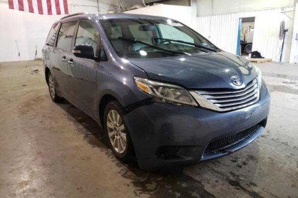 фото TOYOTA SIENNA