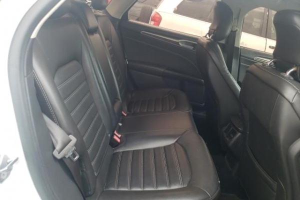 фото Ford Fusion SE