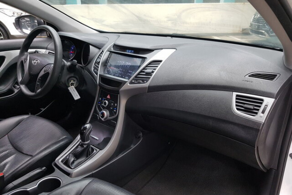 фото Hyundai Avante