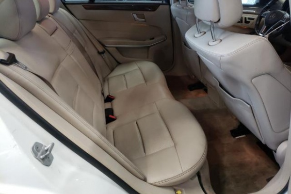 фото Mercedes-Benz  E 300 4MATIC