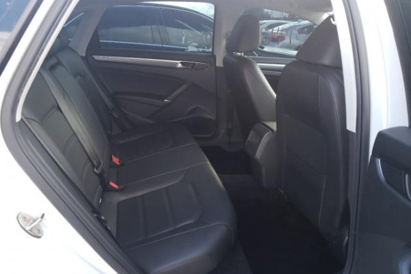 фото Volkswagen Passat S