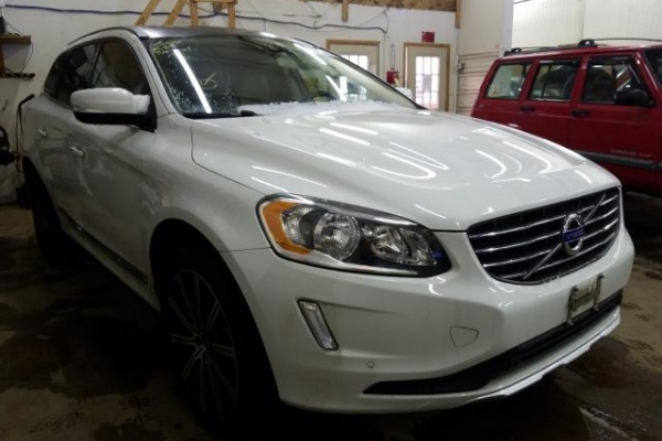 фото Volvo XC60 PREMIER